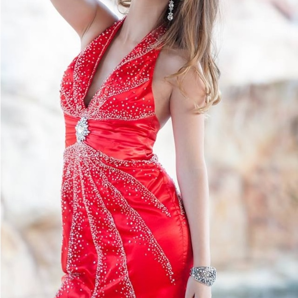 Gorgeous 💃 red pageant/ prom dress